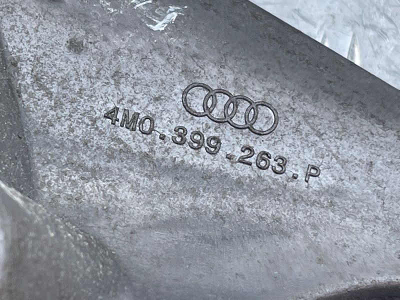 Кронштейн коробки АКПП / траверса / опора Audi Q7