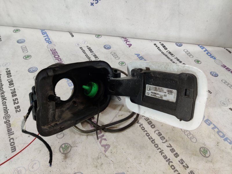 Корпус лючка кришки паливного бака в зборі 4G0809906C Audi A6