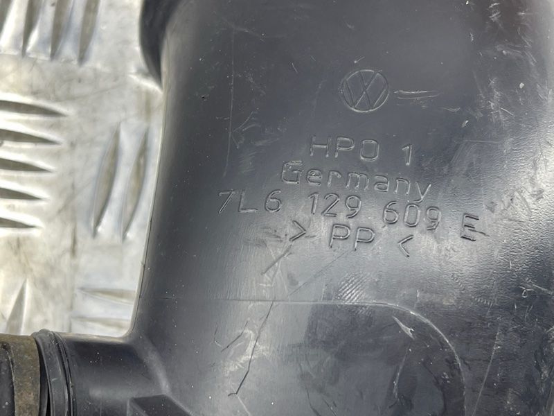 Патрубок повітряного фільтра 7L6129609E Volkswagen Touareg
