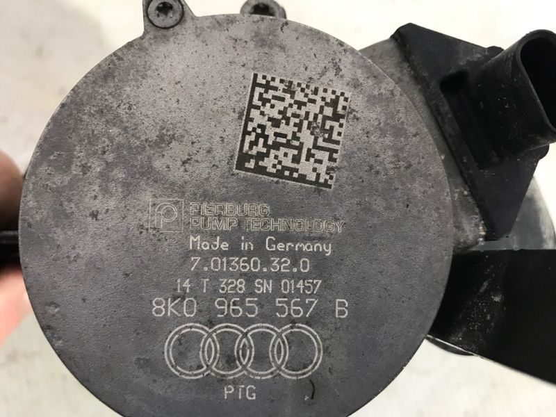 Насос охолоджувальної рідини 8K0965567B Audi A8