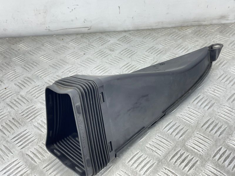 Повітрозабірник 4k0129520b Audi A6