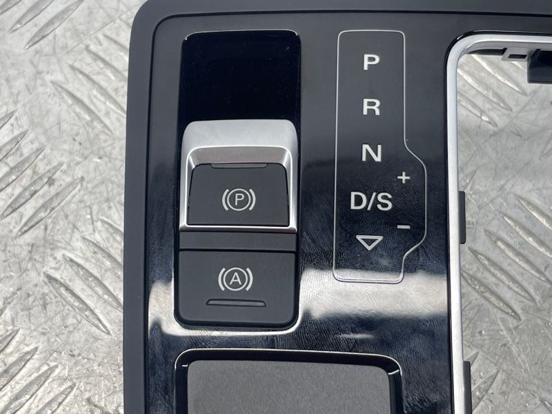 Панель керування MMI з тачпадом Audi A6