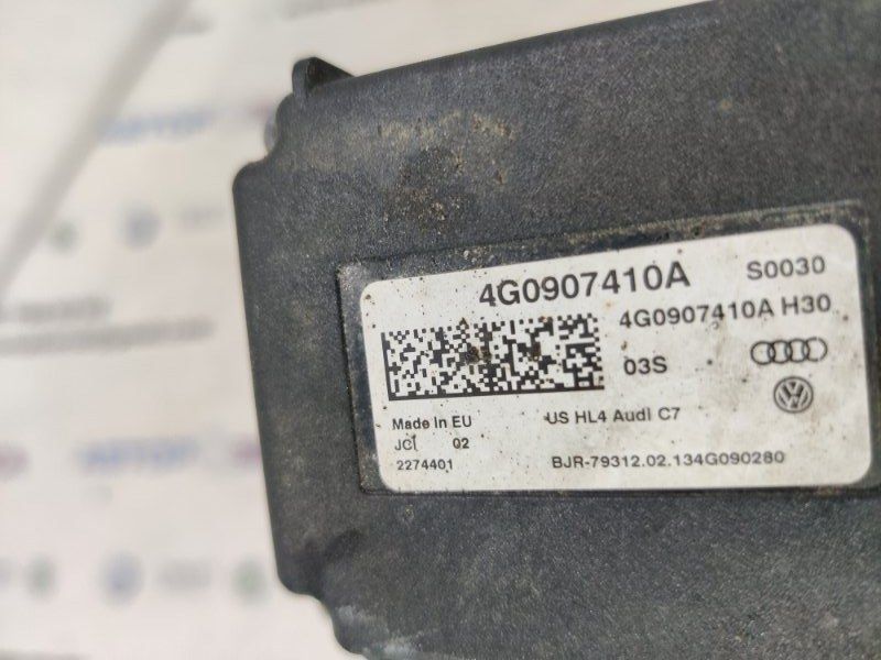 Блок керування системи відкривання воріт гаража 4G0907410A Audi S8