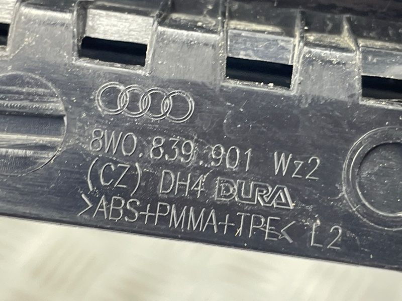 Накладка дверей 8W0839901A5FQ Audi A4 Allroad