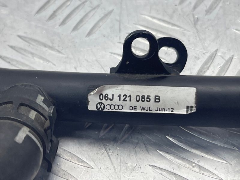 Трубопровод системы охлаждения 06J121085B Volkswagen CC