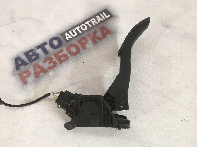 Педаль акселератора з електронним модулем 5QM723503 Volkswagen Jetta Volkswagen Golf, Volkswagen Golf Alltrack, Volkswagen Golf R, Volkswagen Golf SportWagen, Volkswagen GTI, Volkswagen Jetta