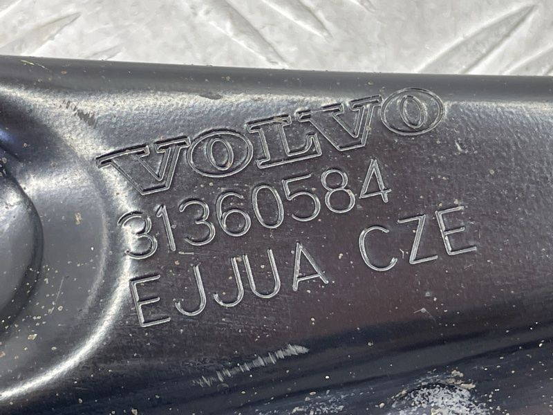Рычаг задней подвески поперечный верхний 31360584 Volvo XC90