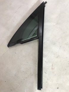 Стекло двери 7P6845113 Volkswagen Touareg