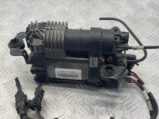 Компресор пневмопідвіски 32315091 Volvo XC90