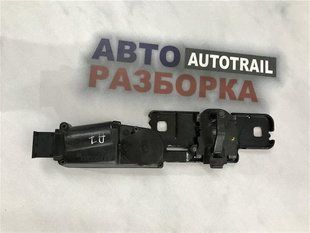 Держатель замка с эл. двигателем доводчика 4H0827383 Audi A7