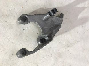 Кронштейн Коробки АКПП / Траверса / Опора 4M0399404F Audi Q7