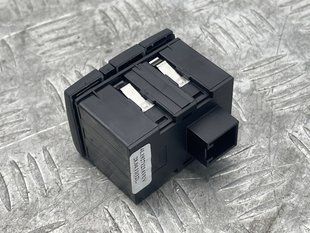 Кнопка паркування / скидання пробігу / бортового комп'ютера 4L1927123A Audi Q7