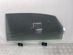 Стекло двери 4H4845025D Audi A8