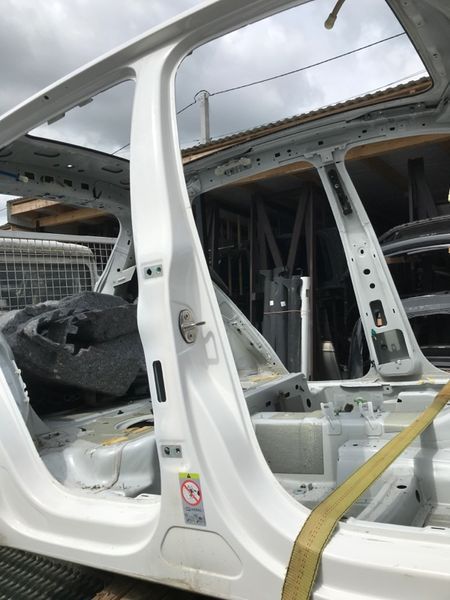 Кузов центральна стійка Volkswagen Tiguan