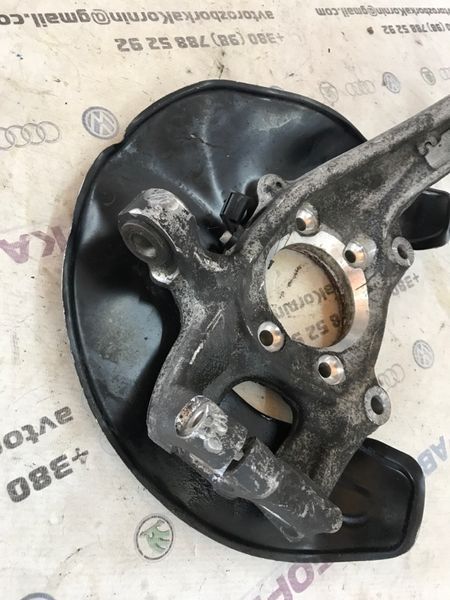 Поворотный кулак / Цапфа 4G0407242C Audi A6