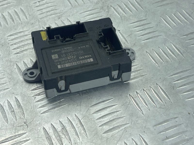 Блок керування дверей 31343030 Volvo XC60