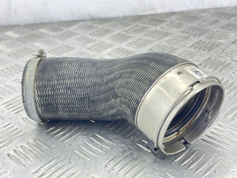 Патрубок інтеркулера 31657740 Volvo XC60