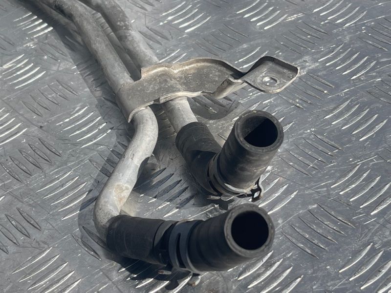 Трубопровід системи охолодження 06E121083F Audi A6
