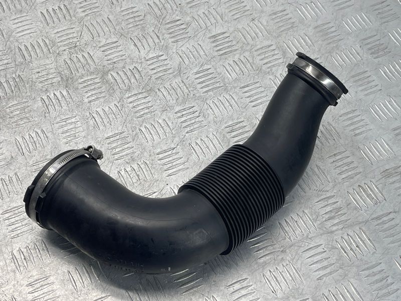 Патрубок 4L0129628E Audi Q7