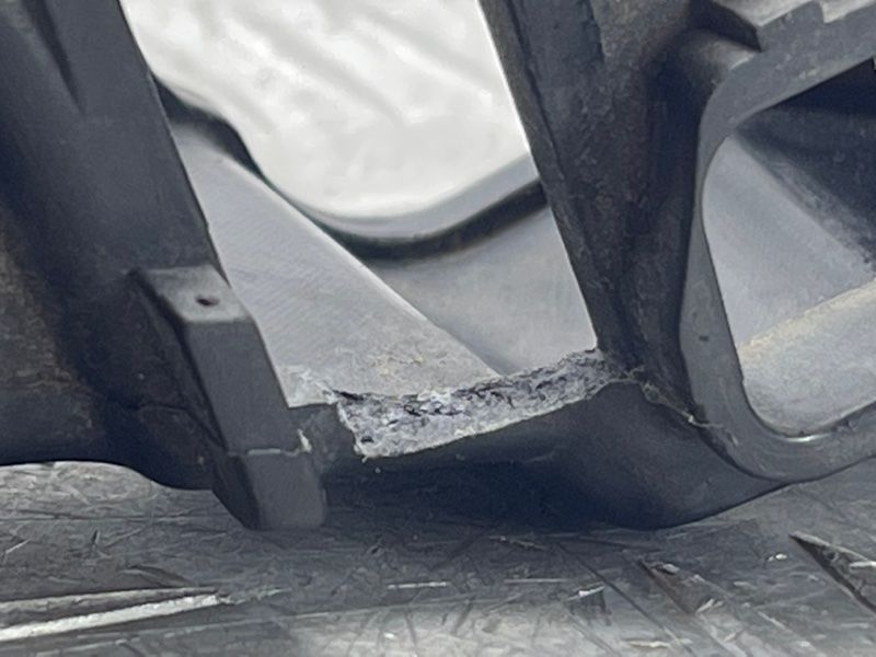 Направляюча бампера 4G0807283 Audi A6