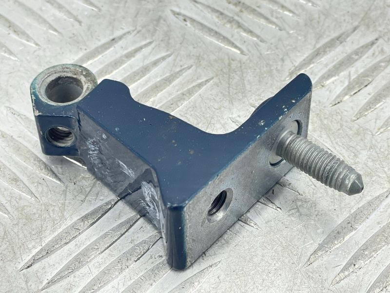 Петля двери нижняя 4M0831403E Audi Q7
