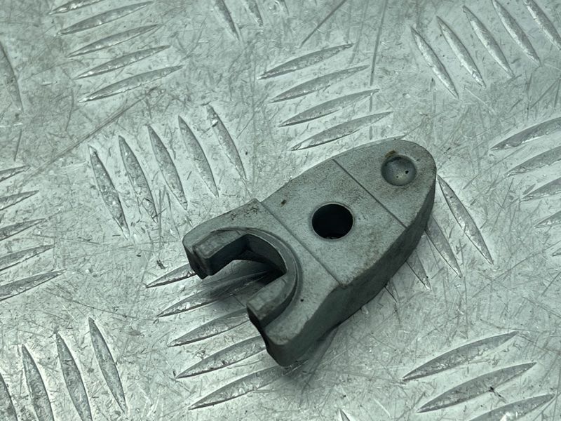 Притискна планка форсунки 059130216J Audi Q7