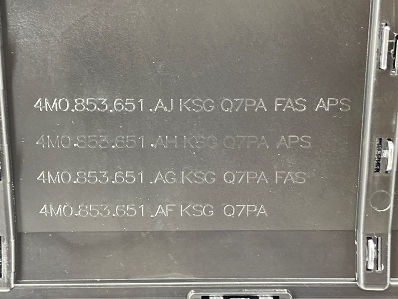 Решітка радіатора 4M0853651AHRN4 Audi Q7