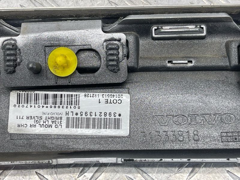 Накладка двери 31333818 Volvo XC60