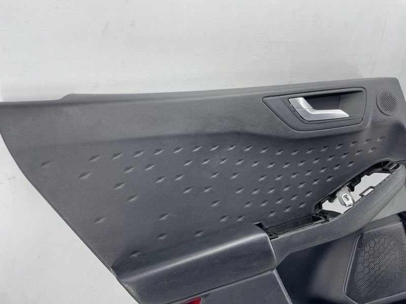 Обшивка дверей Ford Escape