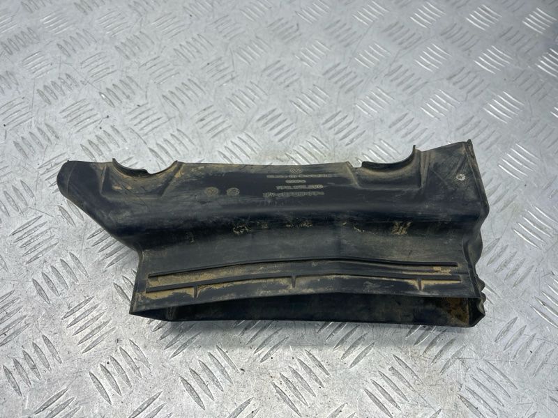 Повітропровід 7P6121395 Volkswagen Touareg