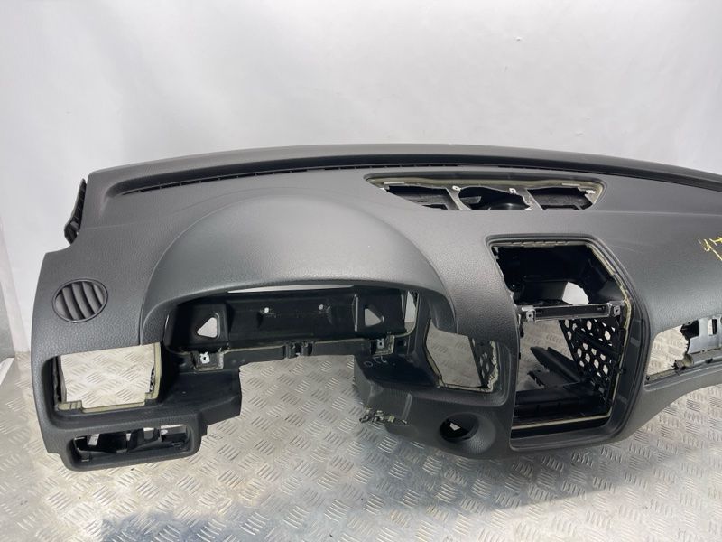 Торпедо с подушкой безопасноти 7P1857001GHR2 Volkswagen Touareg