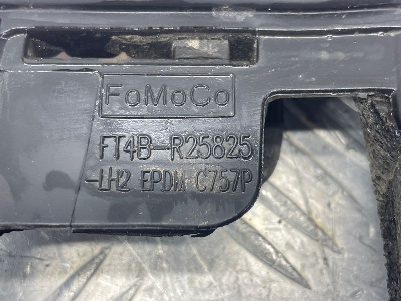 Направляющая стекла двери Ford Edge
