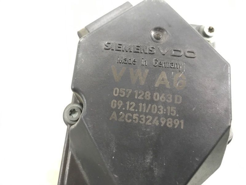 Дросельна заслінка 057128063D Audi Q7