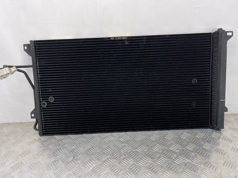 радиатор кондиционера 4L0260401A Audi Q7