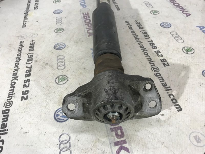 Стійка амортизатора 3C0513049CH Volkswagen CC