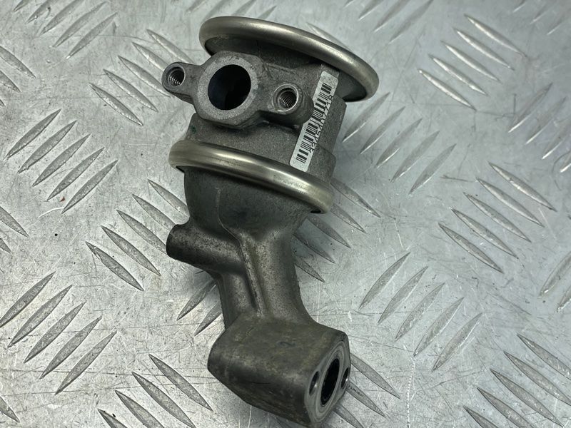 Клапан 06E131101E Audi A6