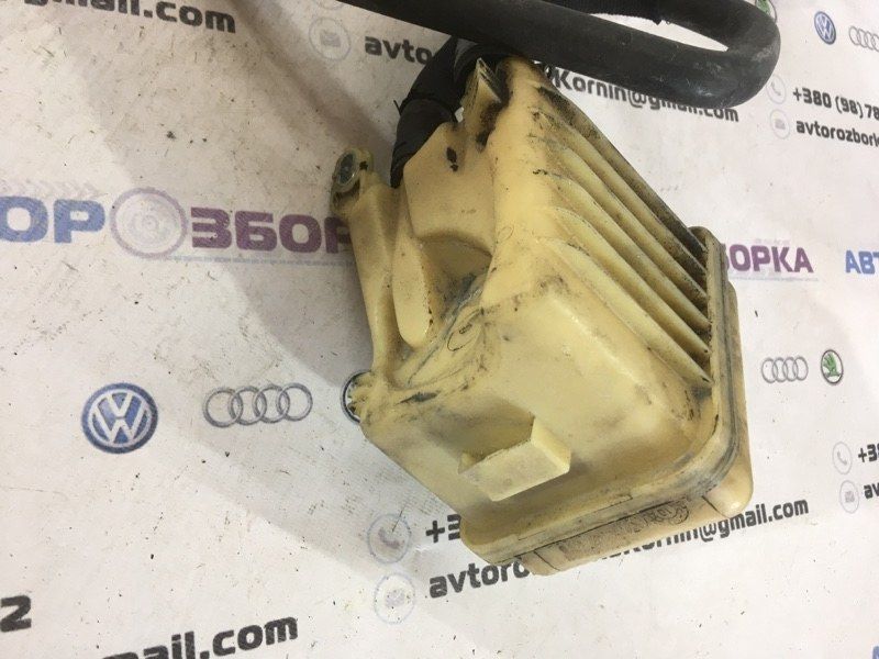 Бачок гідропідсилювача 7L6422371E Audi Q7