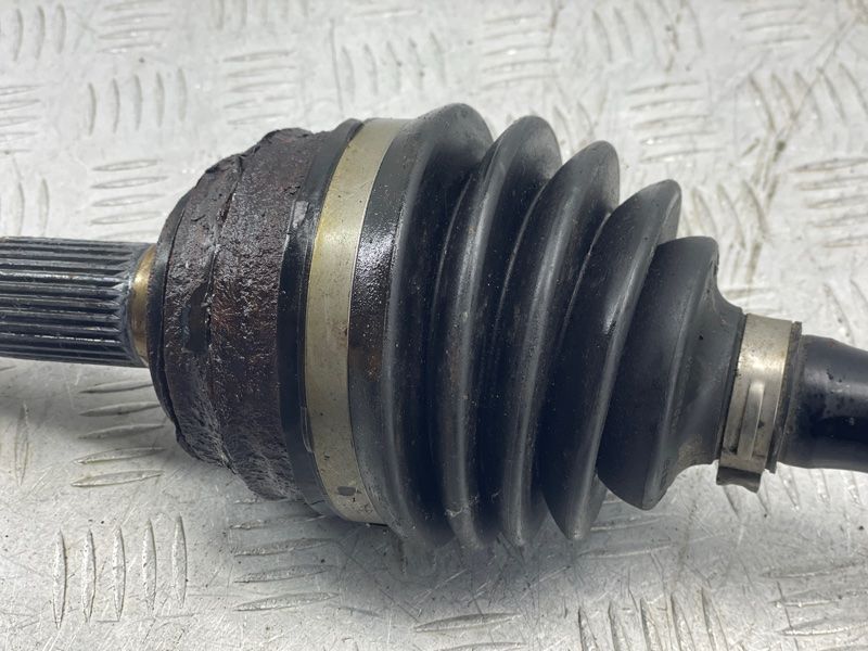 Піввісь 7P0407271C Volkswagen Touareg