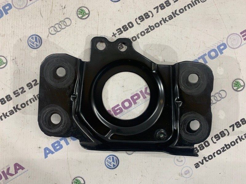Кронштейн опори двигуна 30784277 Volvo XC60