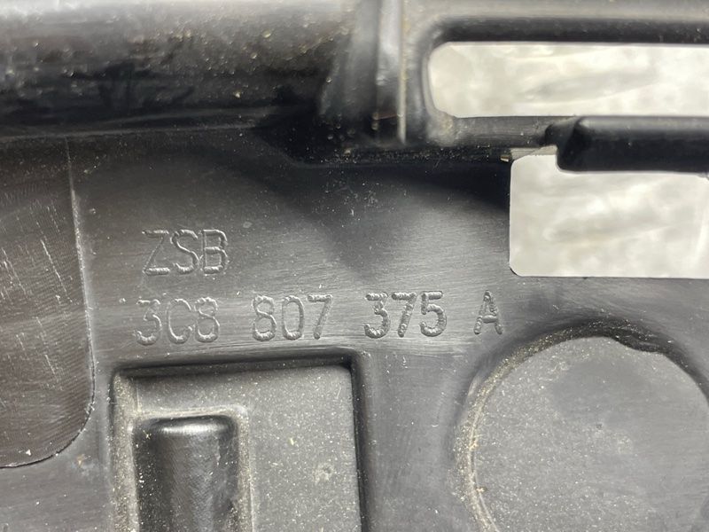 Направляюча заднього бампера ліва 3C8807393C Volkswagen CC Volkswagen CC