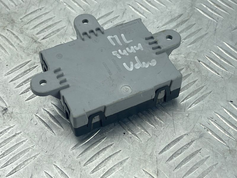 Блок керування дверей 31343030 Volvo XC60