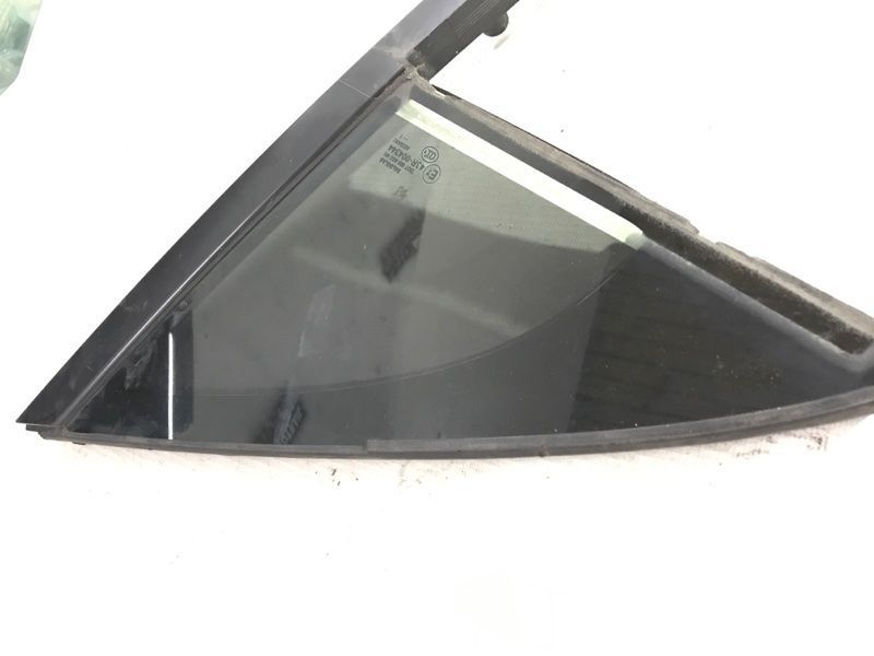 Скло дверей 7P6845113 Volkswagen Touareg