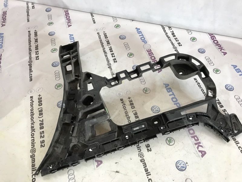 Направляюча заднього бампера права 3C8807394C Volkswagen CC Volkswagen CC