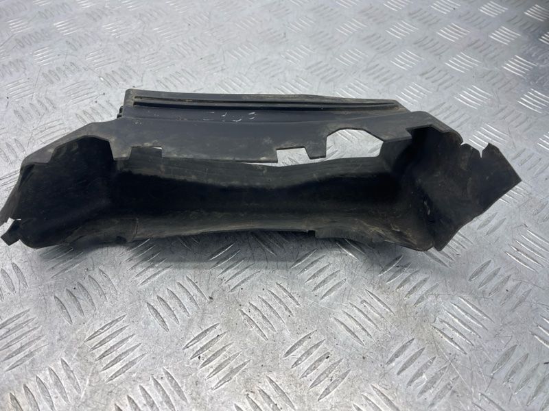 Повітропровід 7P6121395 Volkswagen Touareg