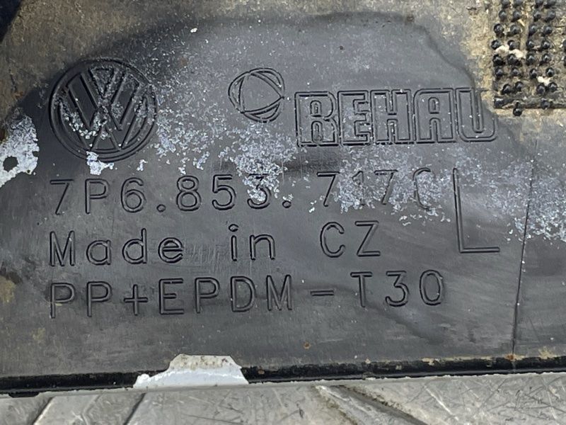 Накладка крила 7P6853717C Volkswagen Touareg
