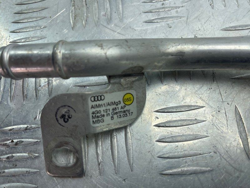 Трубопровід системи охолодження 4G0121481AP Audi A7