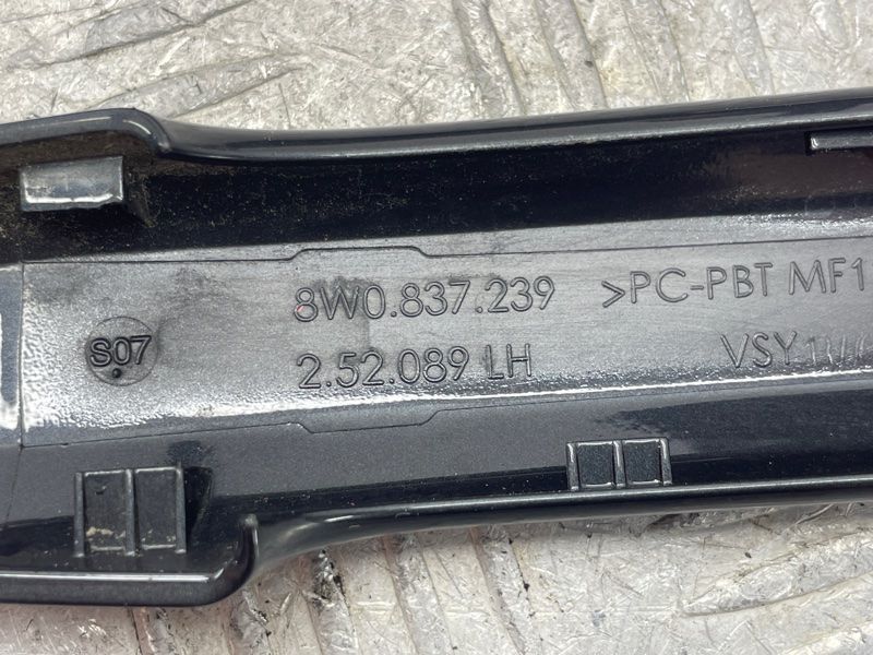 Ручка дверей зовнішня 8W0837239 Audi A4