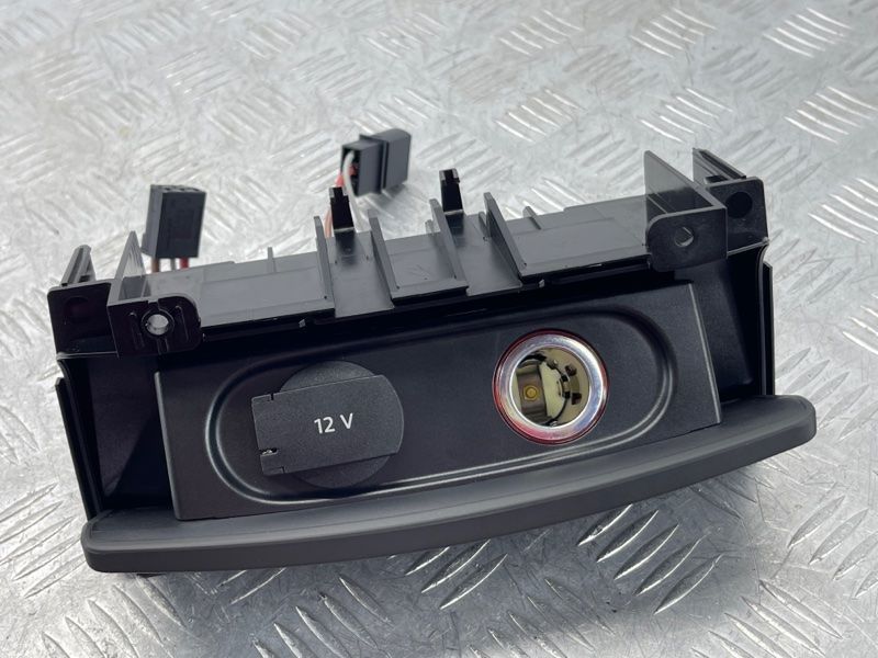 Накладка розетки 4G0919565 Audi A6