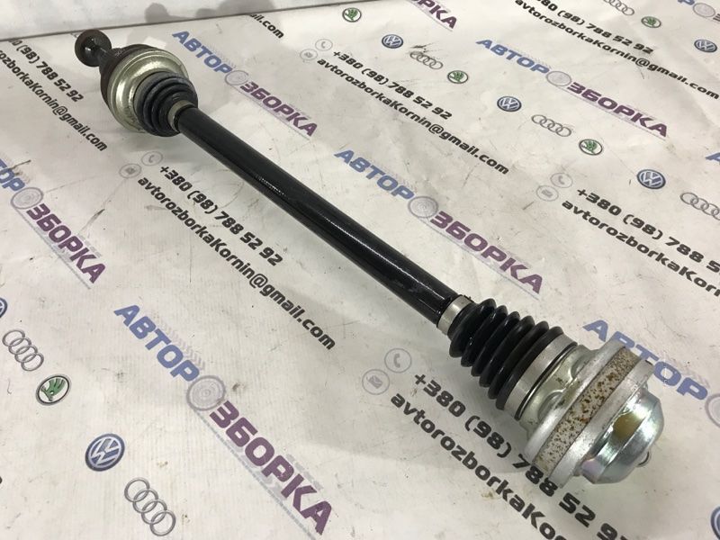 Піввісь 8R0501203C Audi A6