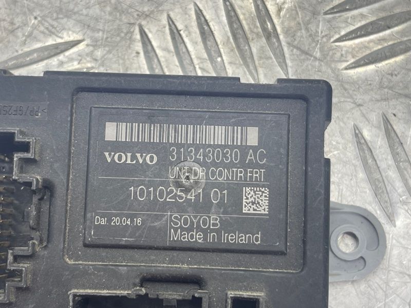 Блок керування дверей 31343030 Volvo XC60